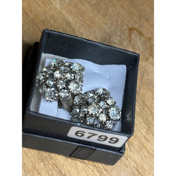 Vintage Austrian Rhinestone Clip-On Earrings In Silver Tone Boxed - Picture 2 of 6